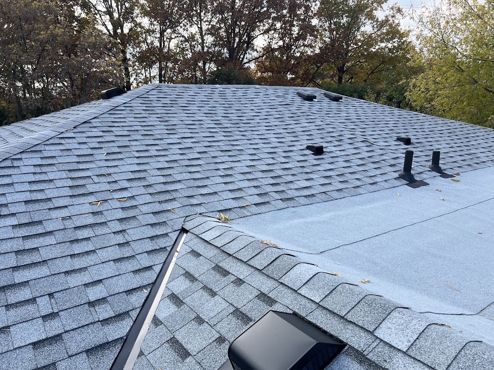 Capela's Roofing