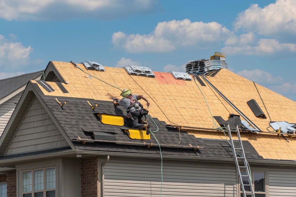 CANADIAN ROOF REPAIRS & MASONRY
